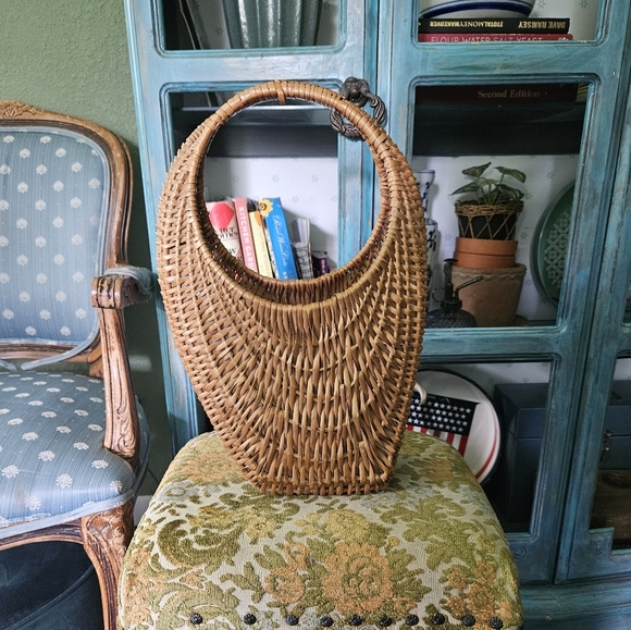 Gondola basket 1960's French Harvest basket Wicker Vintage - Picture 1 of 7